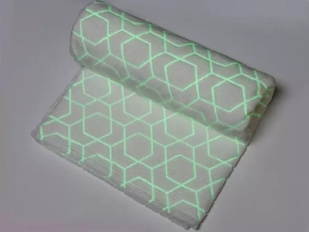 Светящийся в темноте плед Lattice черный